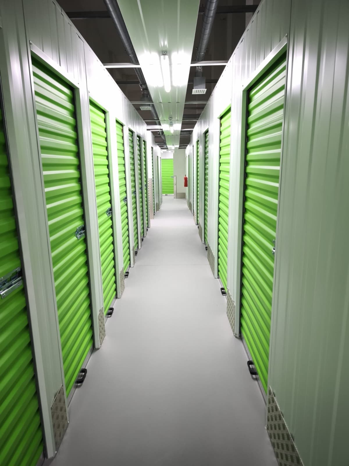 Pasillos de las instalaciones de AREA Trasteros